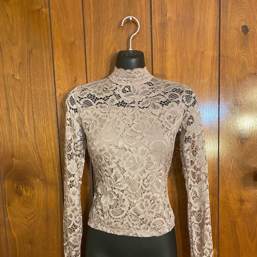 Long sleeve lace top - Picture 2 of 2